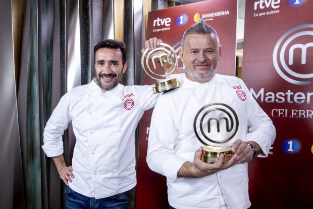Juanma Castaño y Miki Nadal, ganadores de MasterChef Celebrity. (Foto: Gtres)