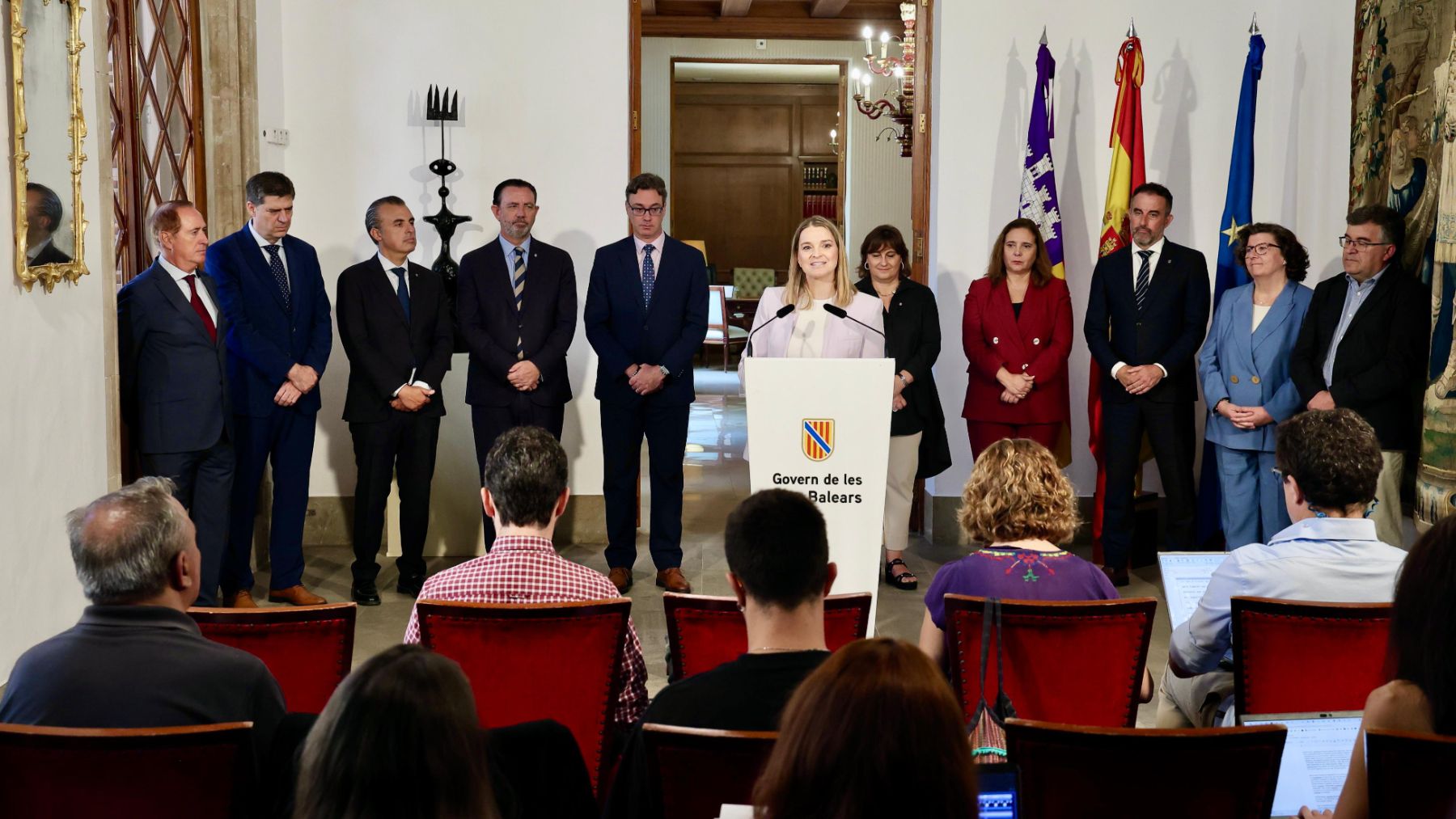 Marga Prohens, con los miembros de su Govern.
