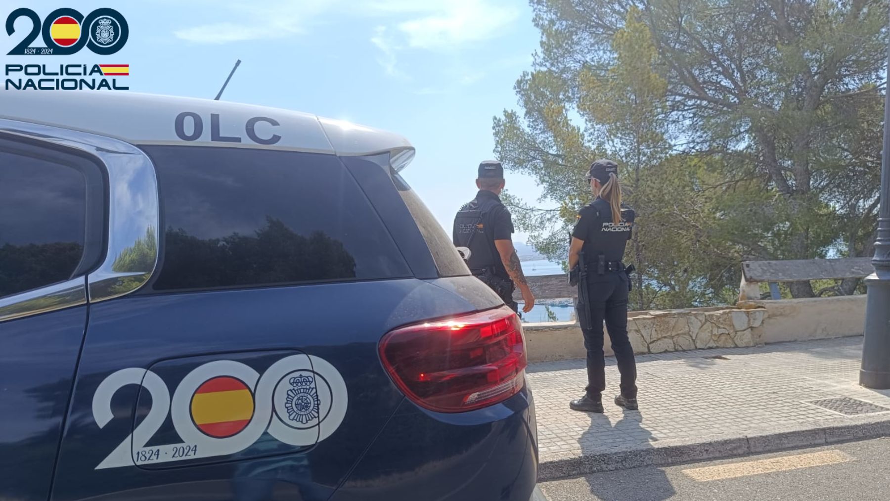 Dos agentes de Policía Nacional.