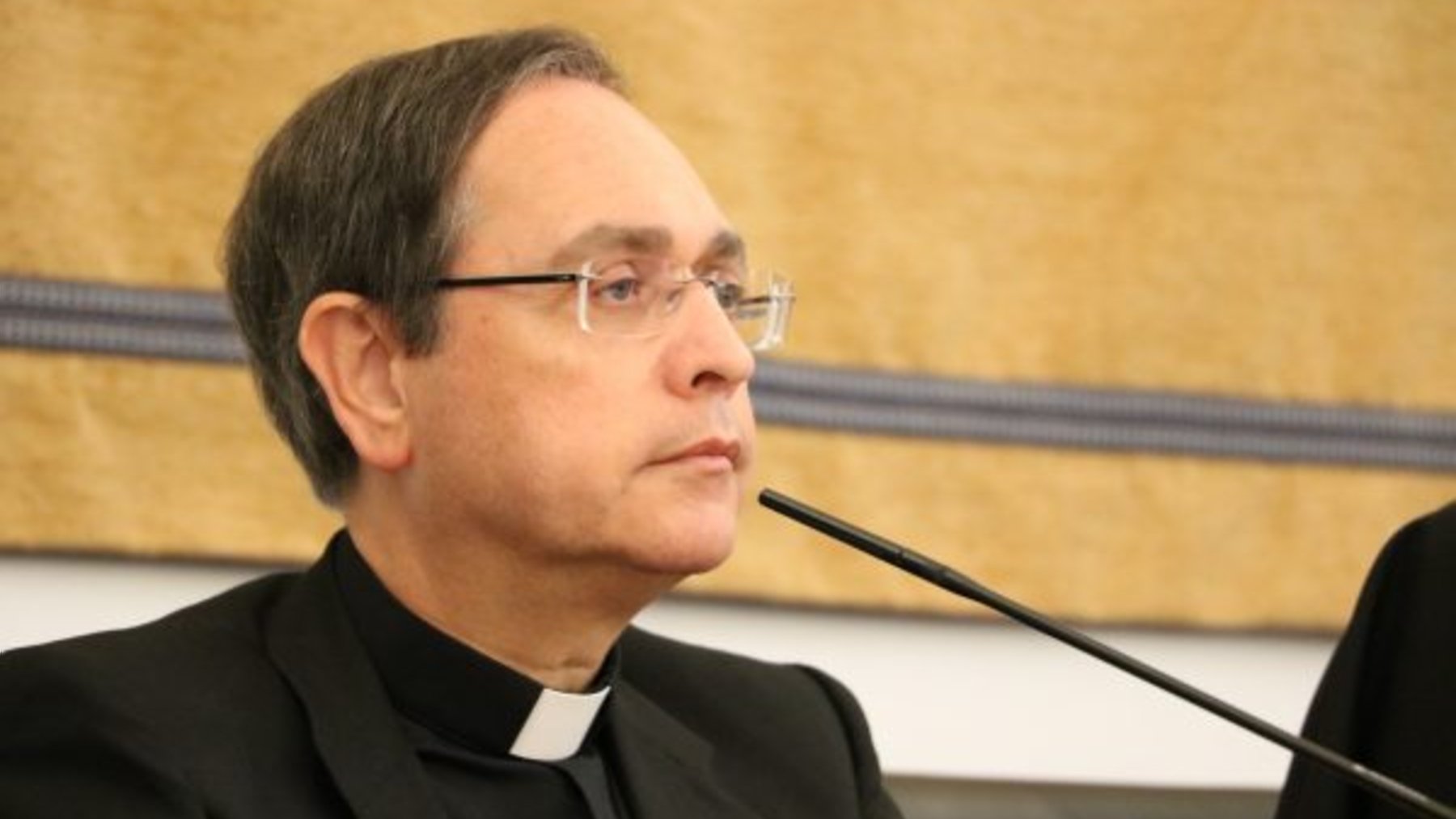 Monseñor Teodoro León, obispo auxiliar de la Archidiócesis de Sevilla.