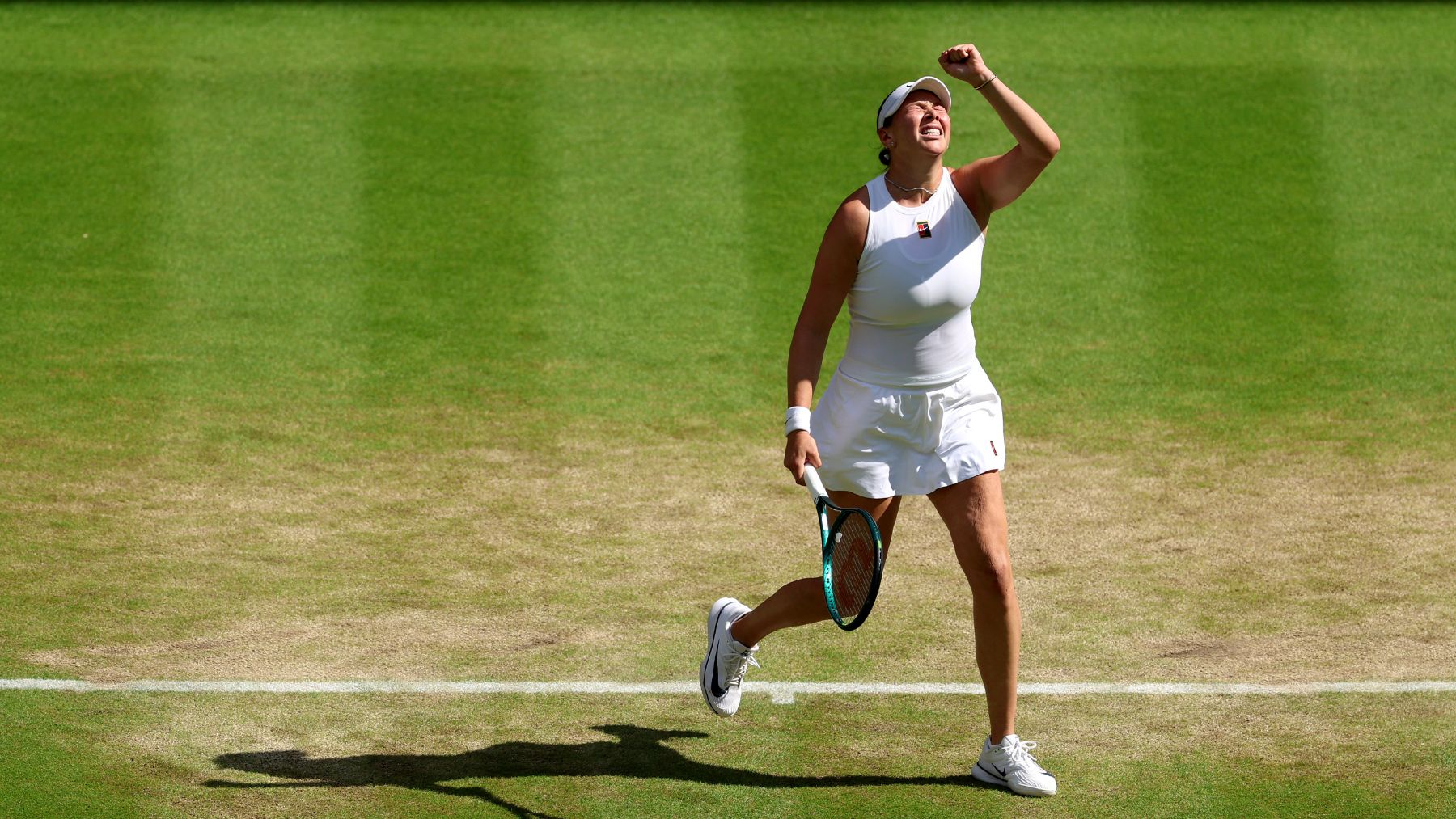 Anisimova celebra su victoria sobre Sabalenka en Wimbledon. (Getty)