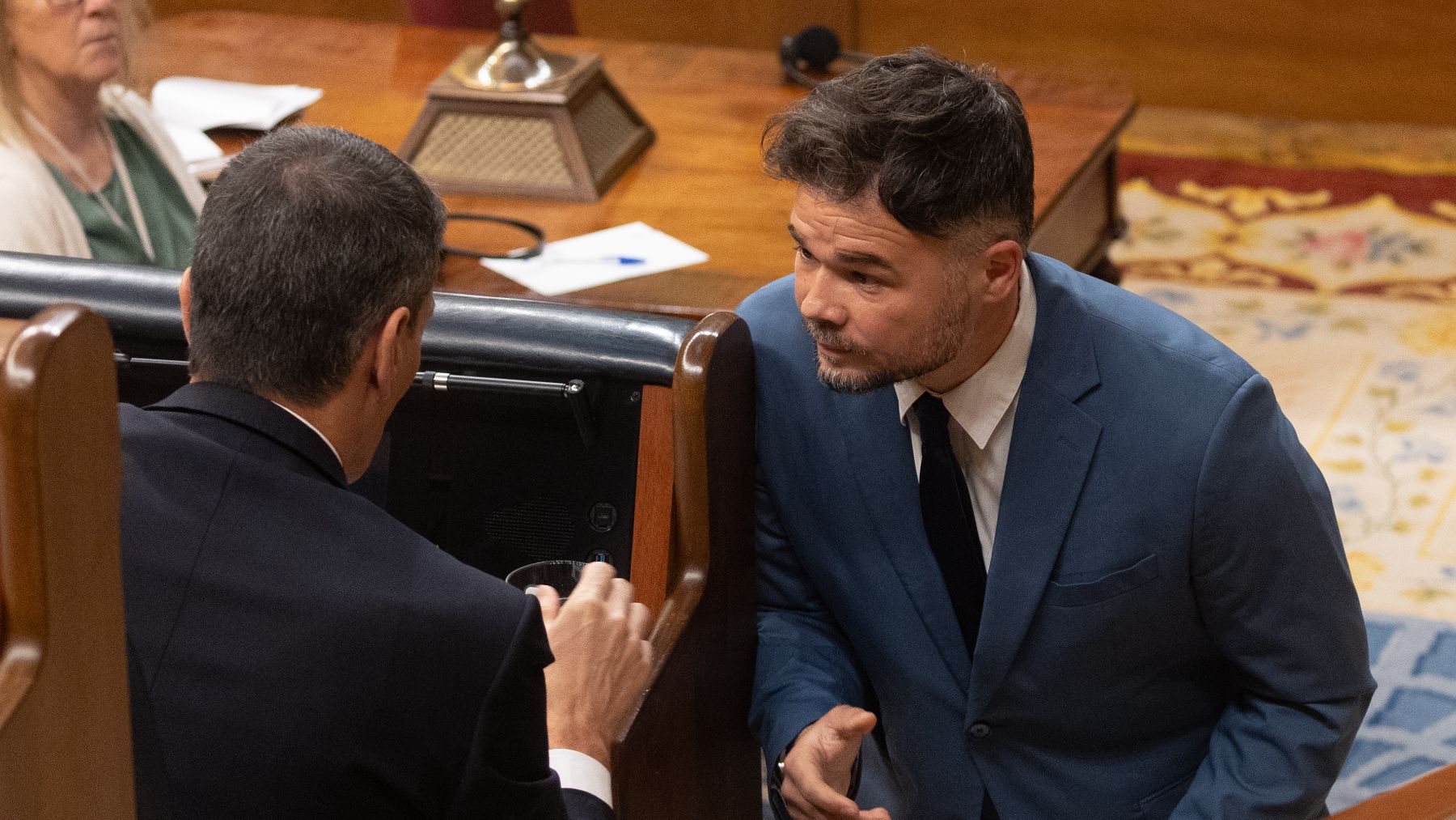 El presidente del Gobierno, Pedro Sánchez y el portavoz de ERC en el Congreso, Gabriel Rufián. Foto de EP.