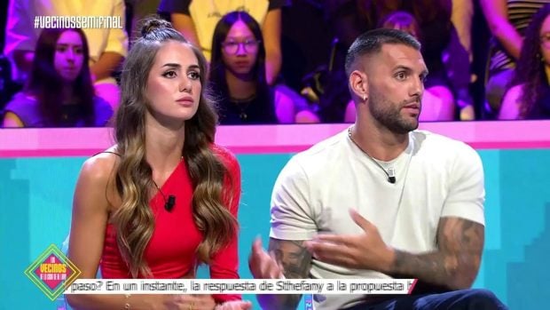 Maica y Barranco en una de las galas de Los vecinos de la casa de al lado (Mediaset).