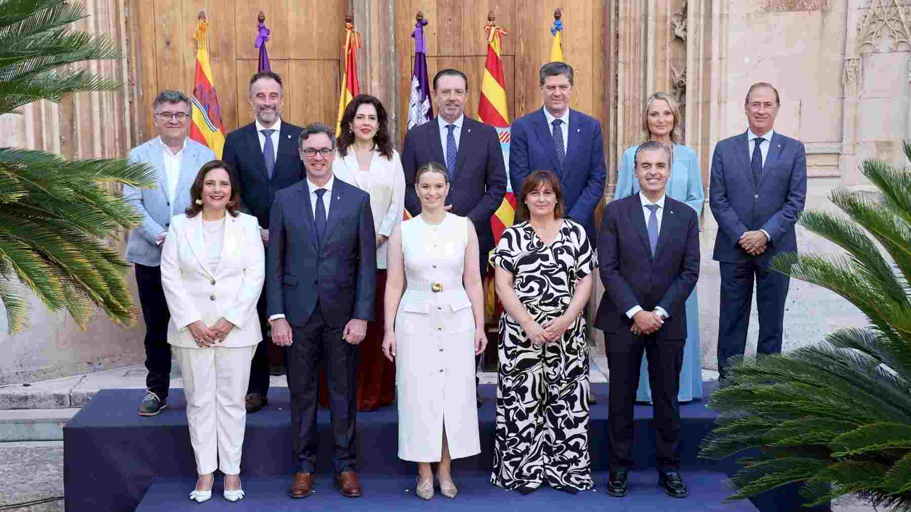 Imagen del Govern después de la toma de posesión de los nuevos consellers.