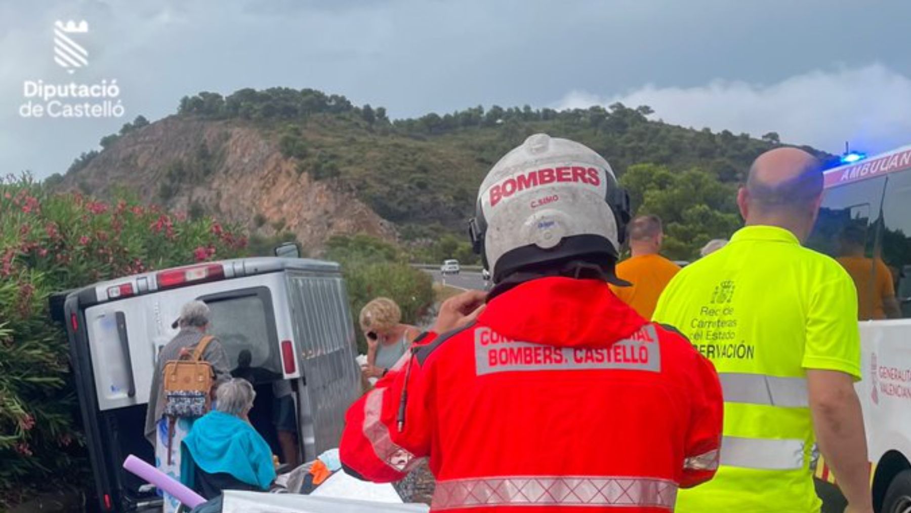 Bomberos de la Diputación de Castellón en un rescate.