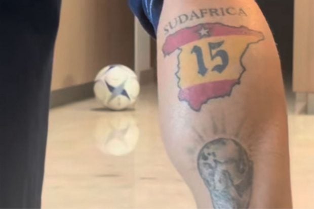 El tatuaje de Sergio Ramos por el aniversario del Mundial de Sudáfrica.