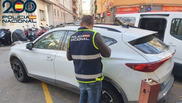 Detenido dos veces en cuatro días en Palma por reventar una docena de coches y desvalijarlos