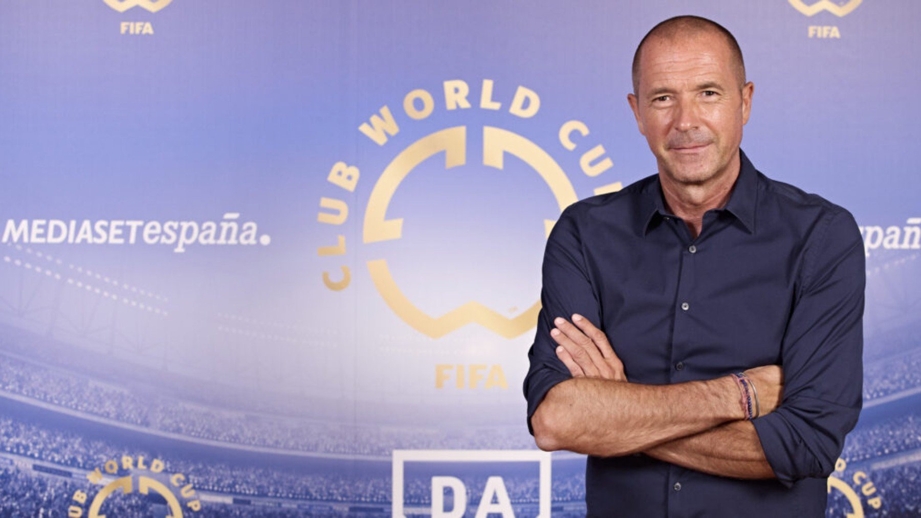 Telecinco no emite la entrega de trofeos del Mundial y la agresión de Luis Enrique le pilló en publicidad