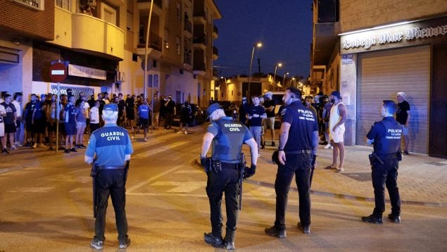Agentes de la Guardia Civil y de la Policía local en Torre Pacheco (Foto: EP).