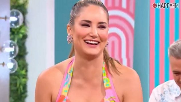 El percance de Alba Carrillo en directo en ‘D Corazón’: «Perdón, ¡lo he enseñado todo!»