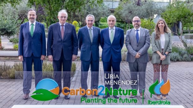 Carbon2Nature Uría firma bosque