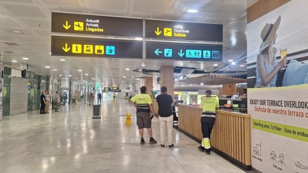 El terremoto en Cabo de Palos deja 18 réplicas y daños en el aeropuerto de Almería y un concesionario