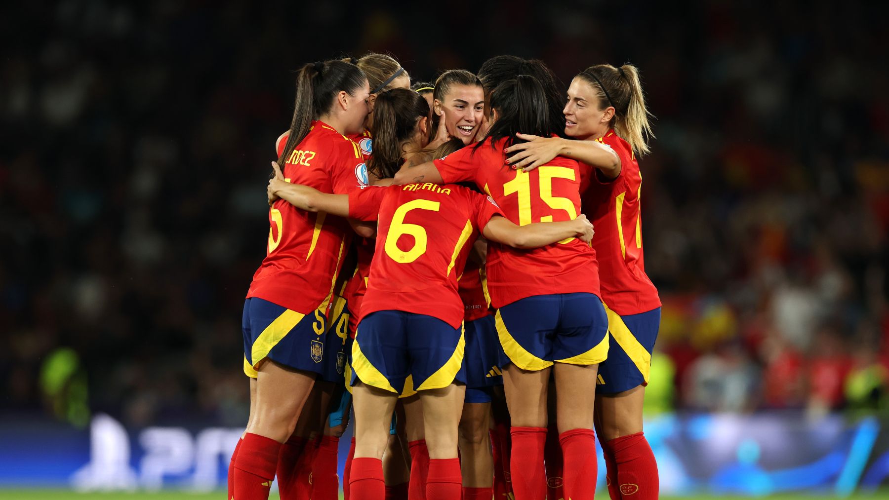 Las jugadoras de la selección española celebran un gol. (Getty)