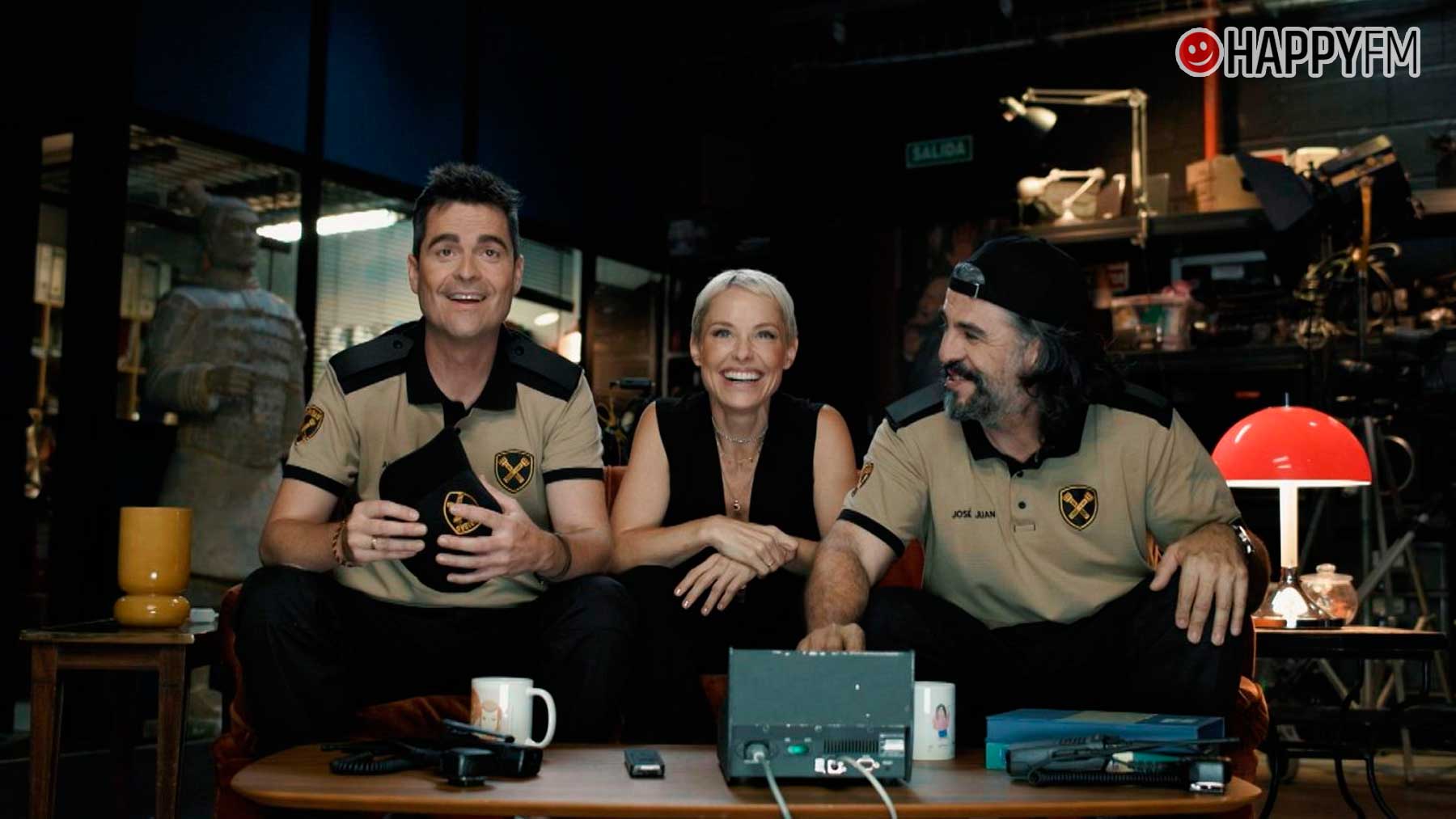 Álex Clavero y J.J. Vaquero junto a Soraya Arnelas en La Garita (RTVE).