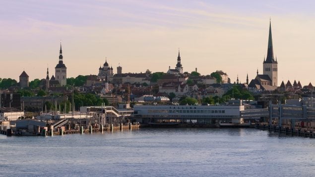 Por qué emigrar a Estonia si eres español, país más digitalizado de Europa para emigrar, por qué emigrar a Estonia, dónde emigrar como nómada digital, ventajas de mudarse a Tallin siendo joven.