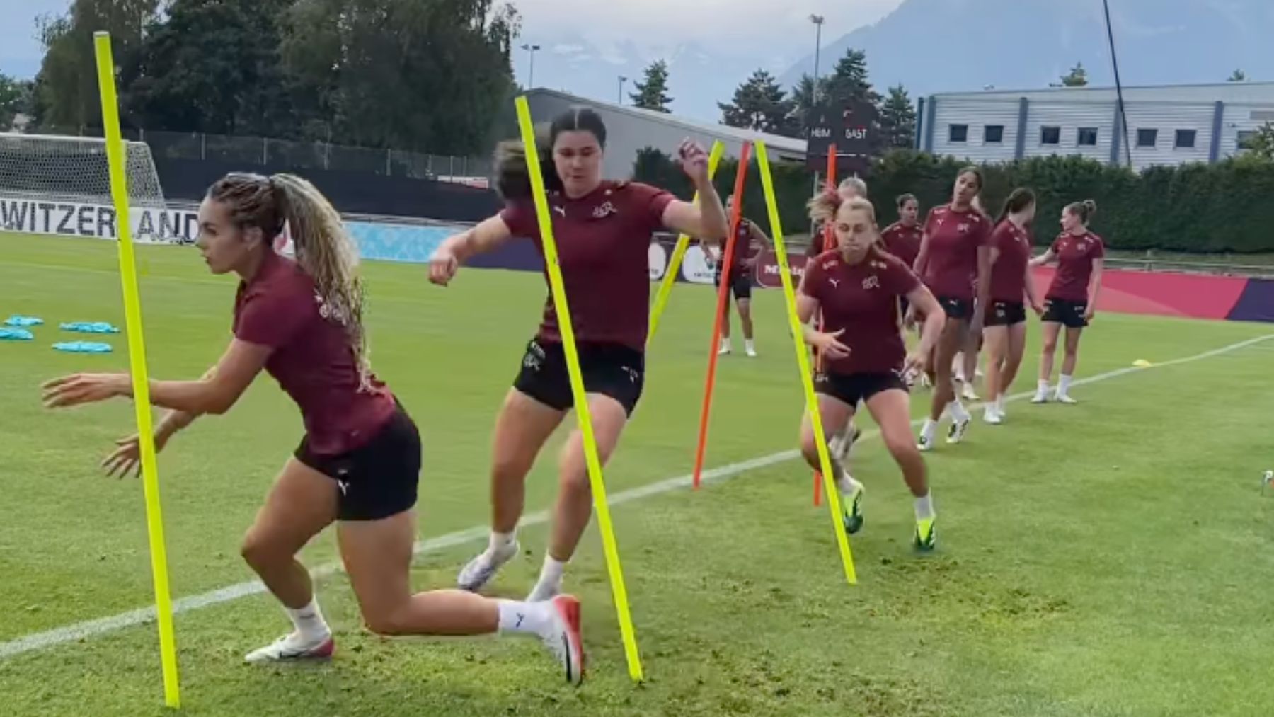 La selección de Suiza se entrena antes de medirse contra España. (SFV-ASF)