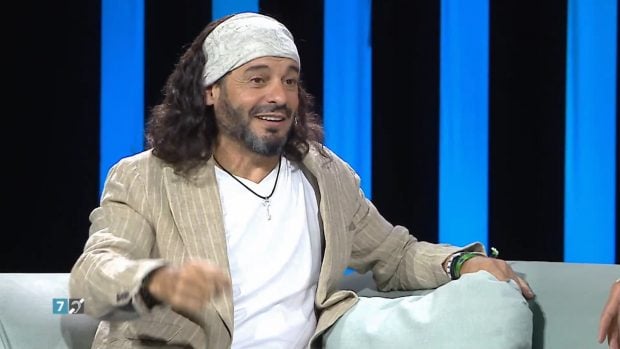 El cantante El Arrebato en su visita a El Show de Bertín (RTVA).