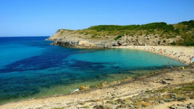 El Govern regulará los accesos a Cala Torta, Cala Mitjana y Cala Estreta tras la compra de cuatro fincas
