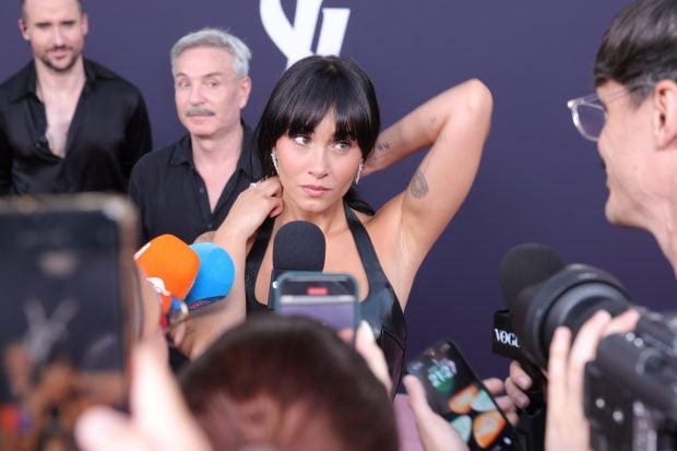 Aitana habla con los medios de comunicación. (Foto: Gtres)