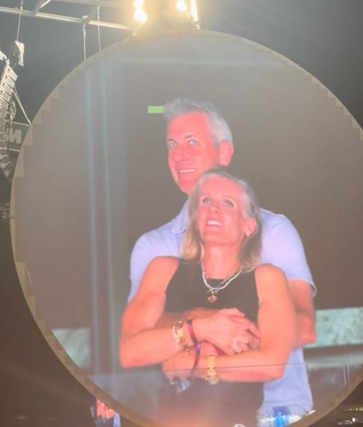 Pareja que acude al concierto de Coldplay. (TikTok)