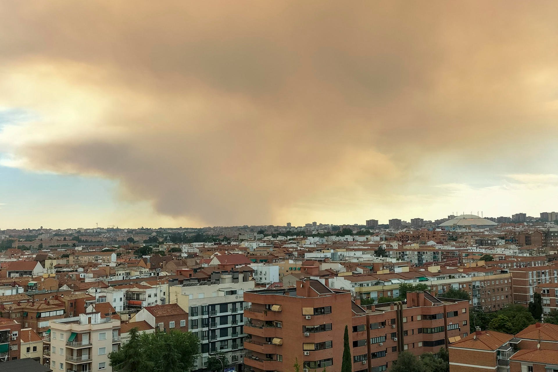 El incendio de Méntrida llega a Madrid capital. (EFE)
