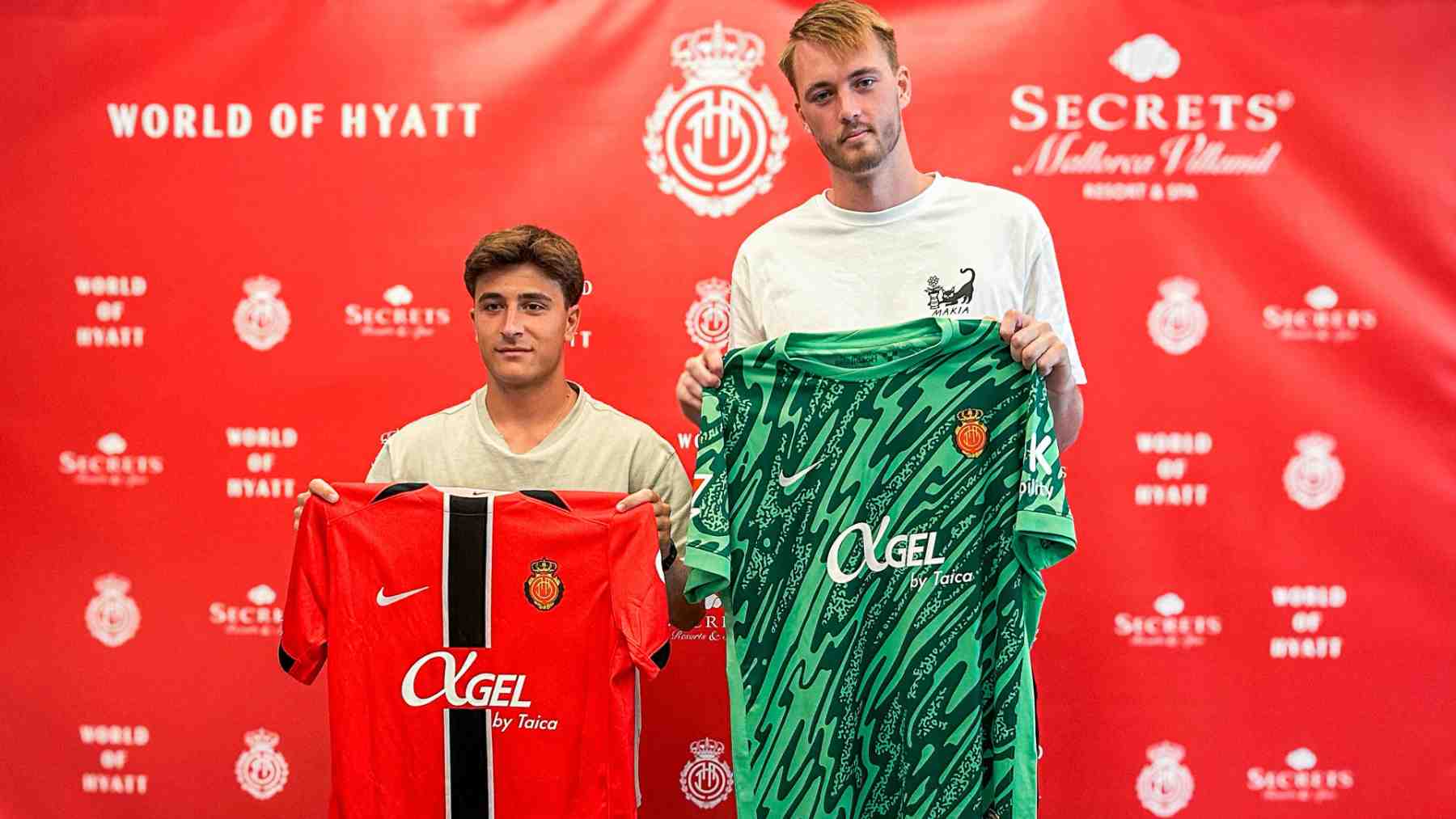 Pablo Torre y Lucas Bergström, presentados oficialmente como jugadores del Real Mallorca.