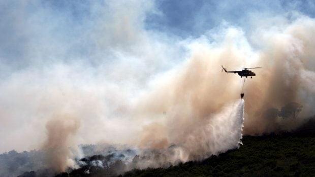 helicóptero incendio