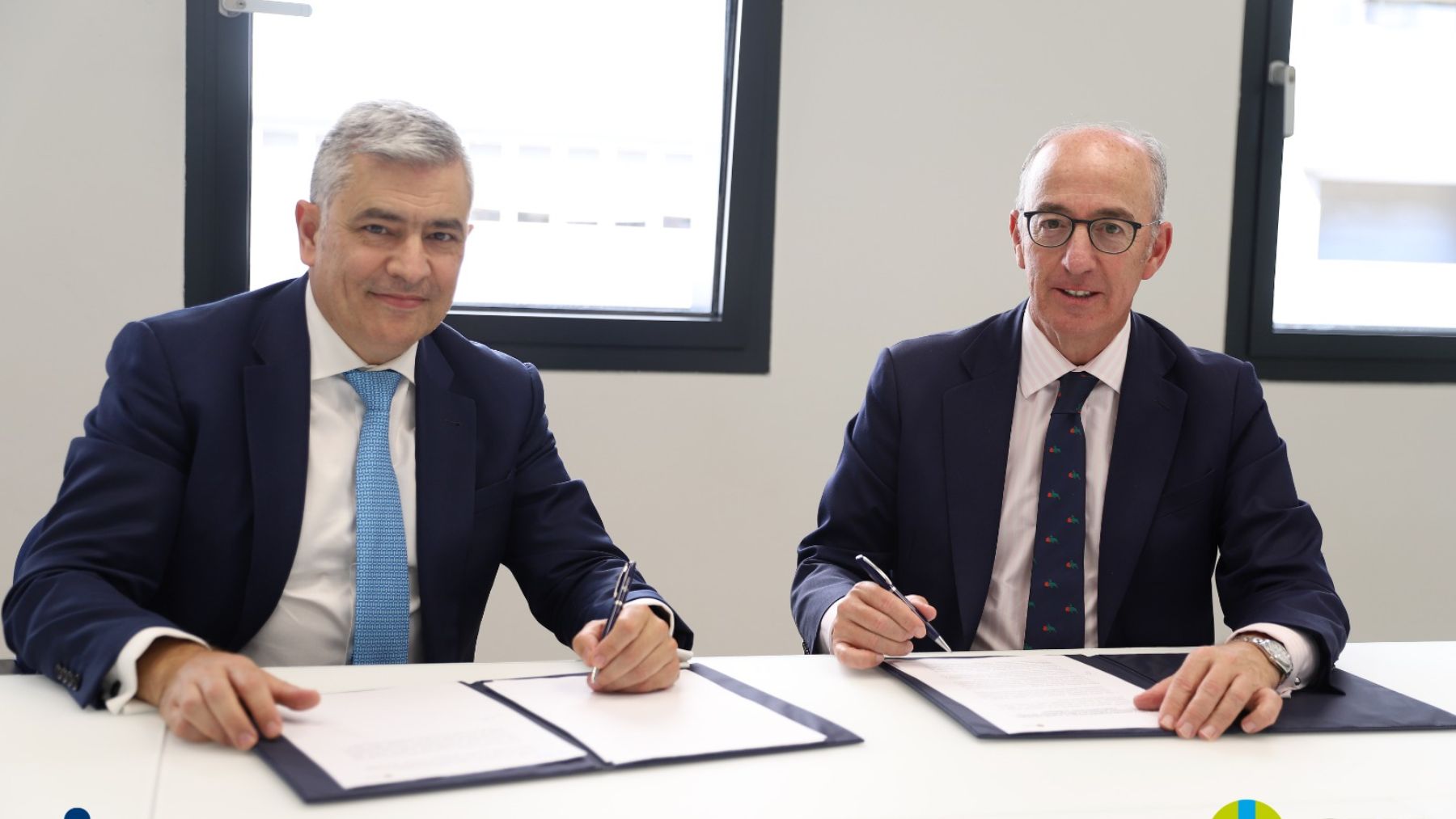El CEU y Juaneda firman un acuerdo para formar a 2.000 estudiantes del futuro Centro Universitario en Baleares