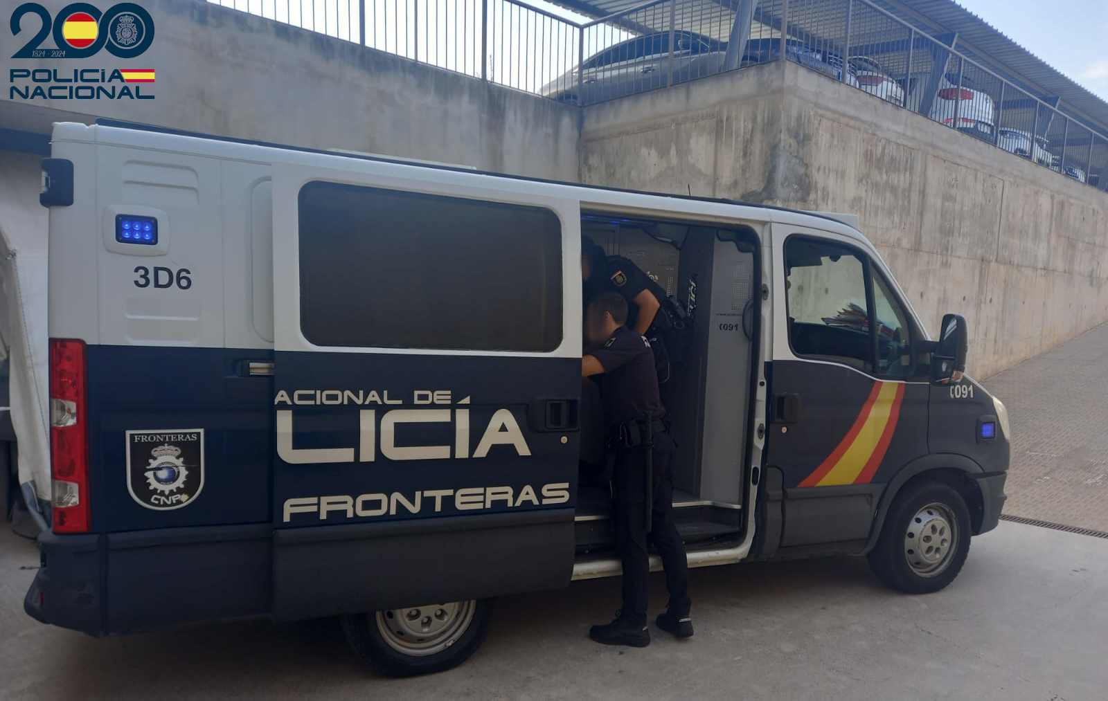 Furgón de la Policía Nacional en Ibiza.