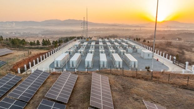 Almacenamiento de energ&iacute;a de un parque fotovoltaico.