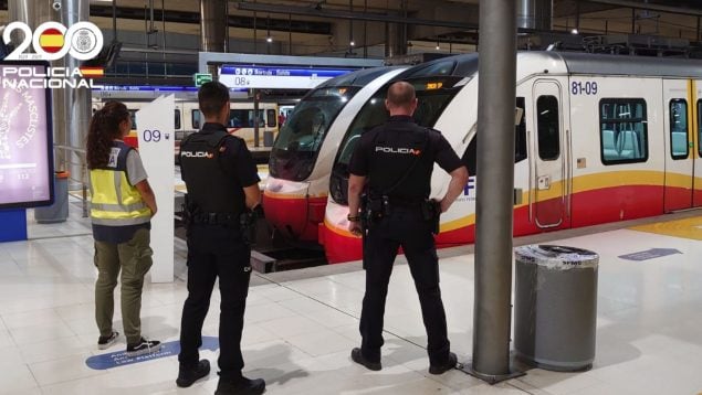 detenido Palma masturbarse tren