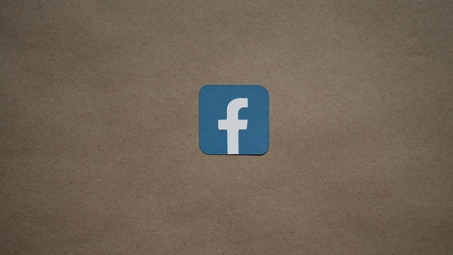 Por qué copiar ese mensaje en Facebook no sirve ni servirá de nada