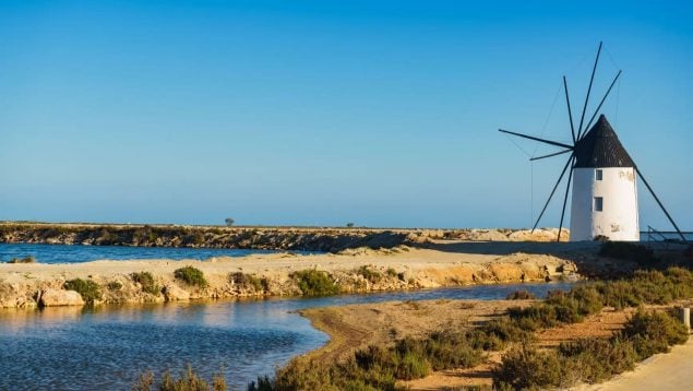 Comprar una casa en la playa en Murcia, casas de veraneo en Murcia, adquirir vivienda en la playa, cuánto cuesta un apartamento de verano, adquirir vivienda en la playa, casas para comprar baratas.