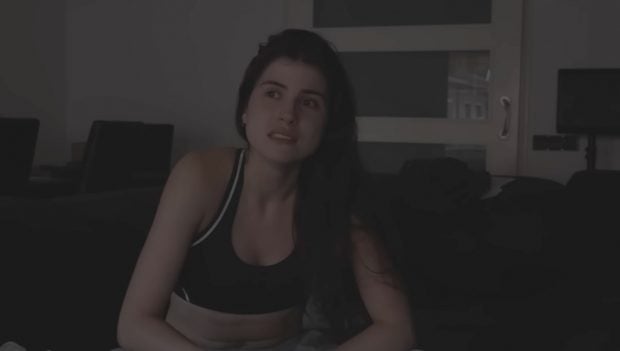 Abby en el vídeo. (YouTube)