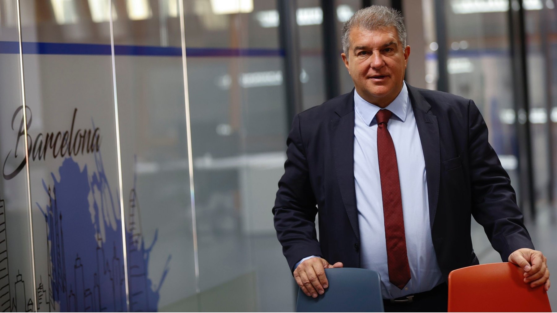 Joan Laporta posa para una fotografía. (EFE)