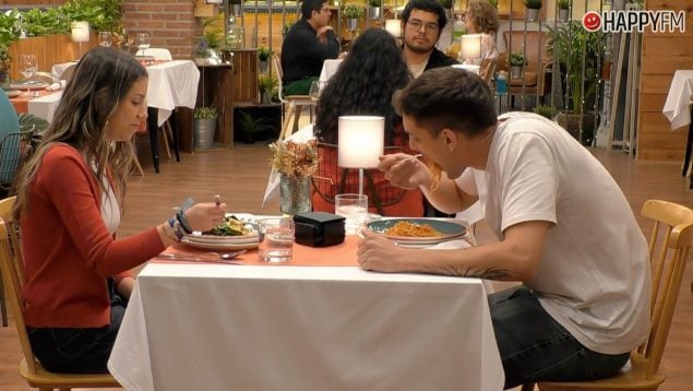 Alba y Carlos, participantes de First Dates. (Mediaset)