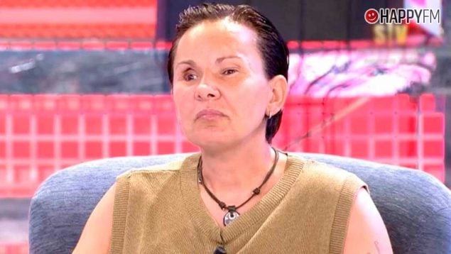 Raquel Morillas, ex de GH 3, en el plató del Deluxe (Mediaset)