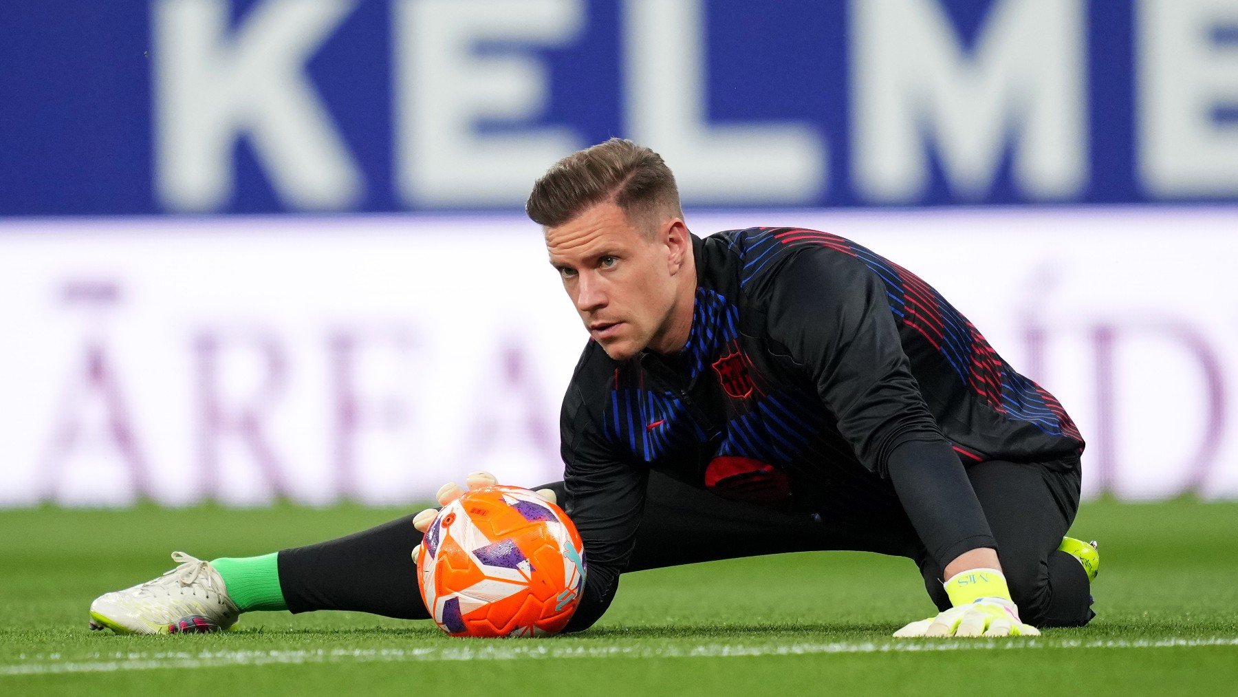 Ter Stegen durante un calentamiento con el Barcelona. (Getty)