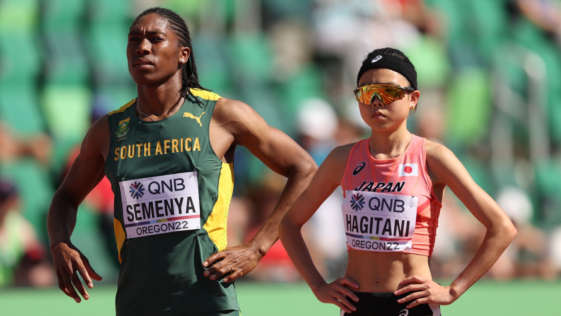Caster Semenya en el Mundial de Oregon 2022 junto a  Kaede Hagitan. (Getty)