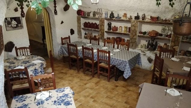 Mejor restaurante de carretera de Aragón, mejores restaurantes de carretera de Zaragoza, restaurante de carretera tradicional, restaurante de carretera en una cueva.