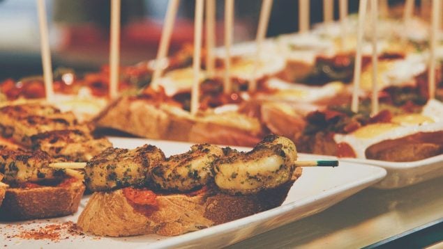 Costumbre de los bares leoneses que casi nadie entiende, tapas en León, cómo irse de tapas por León, bares de León ys su costumbres.