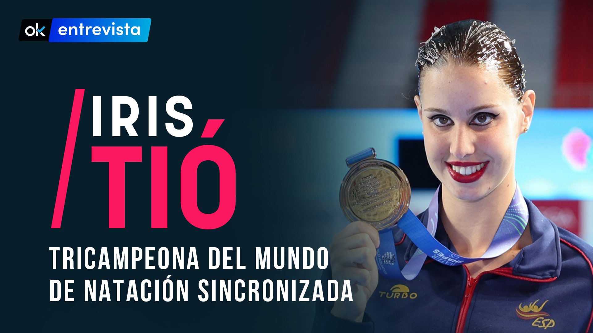 Iris Tió posa con su medalla de oro en el Mundial de Singapur 2025.