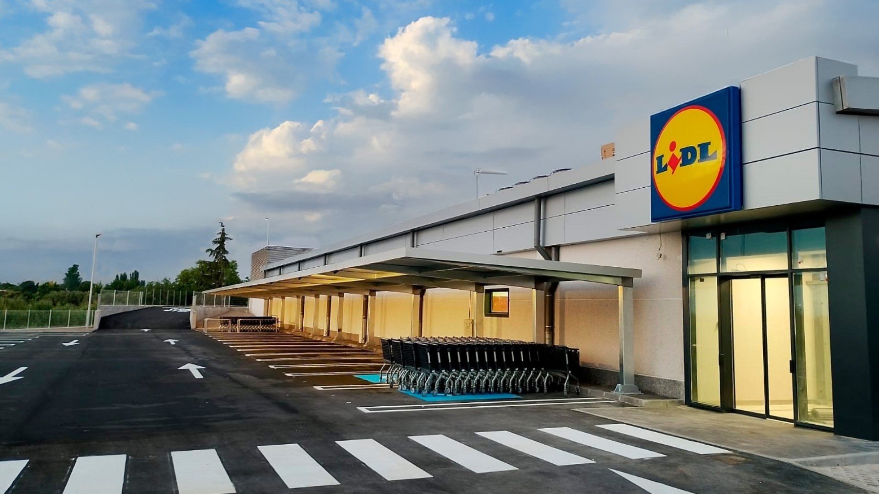Lidl. (EP)