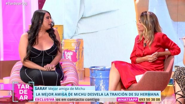 Saray Carrillo, mejor amiga de Michu, y Verónica Dulanto en TardeAR. (Mediaset)