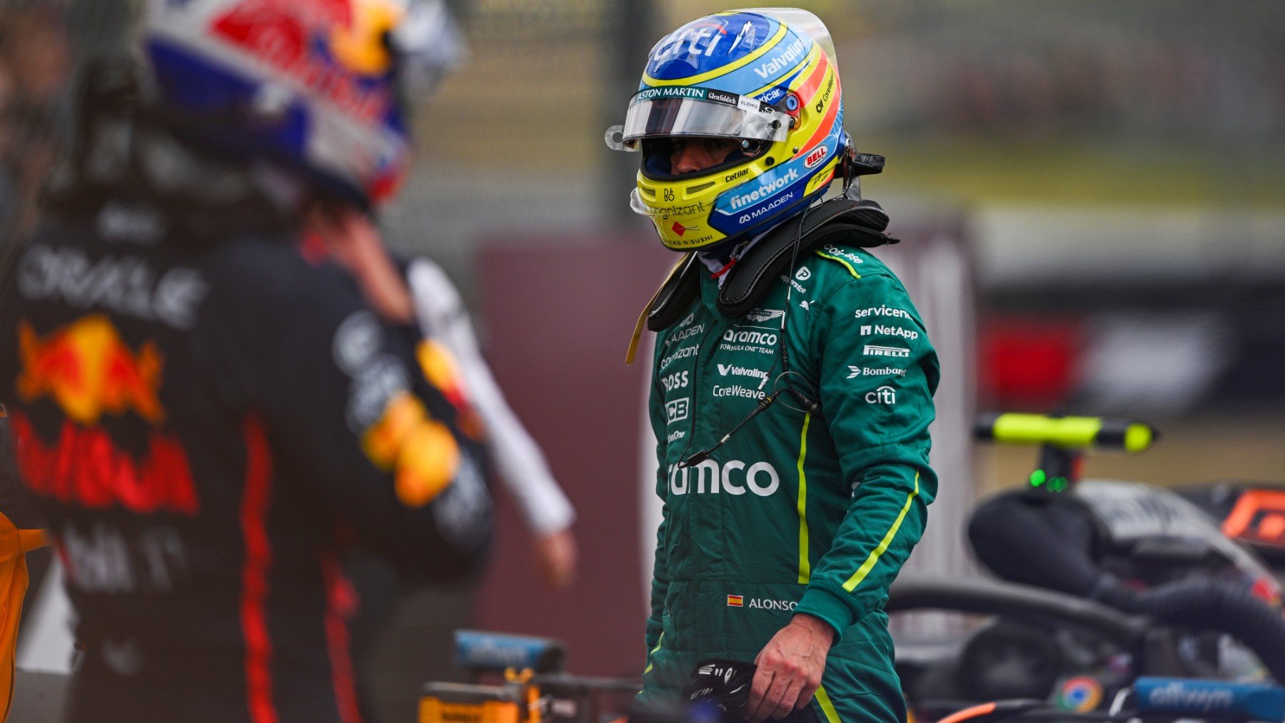 Fernando Alonso, enfadado tras una carrera. (Getty)