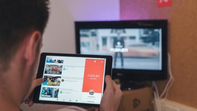 verificación de edad en YouTube
