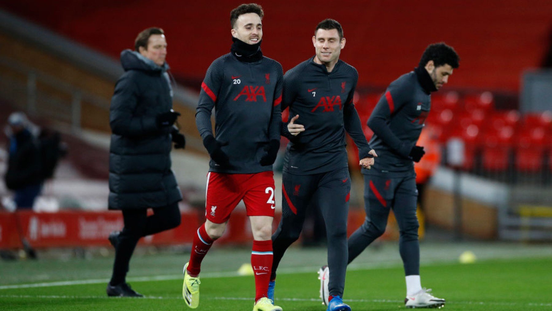 Diogo Jota y Milner, en su etapa juntos con el Liverpool. (Getty Images)