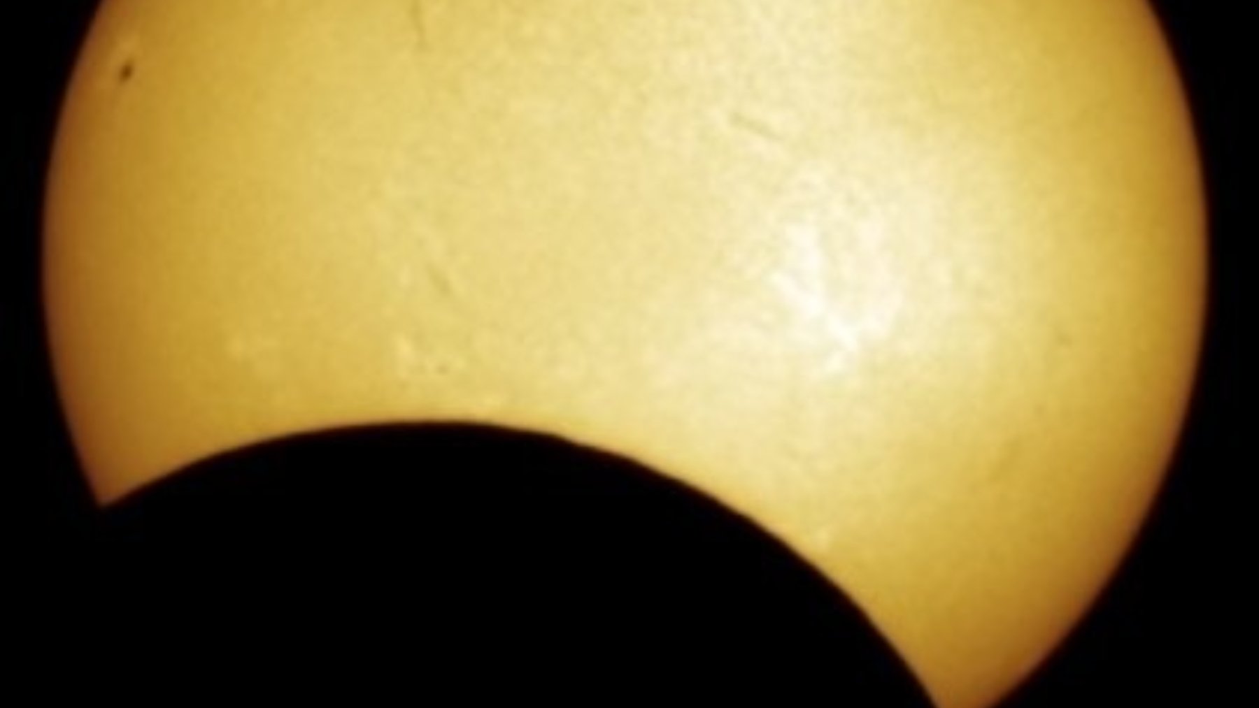 Imagen del eclipse solar de marzo desde Canarias. (Foto_ Europa Press)