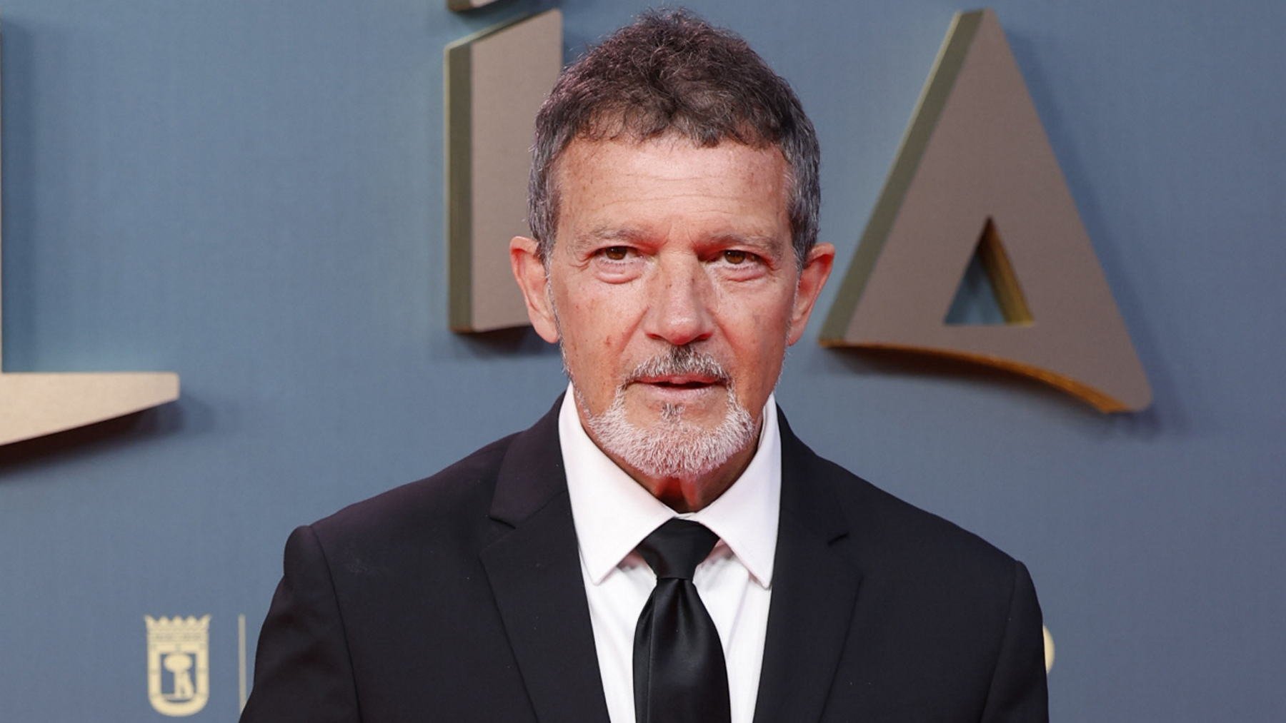 Antonio Banderas en una entrega de premios. (Foto: Gtres)