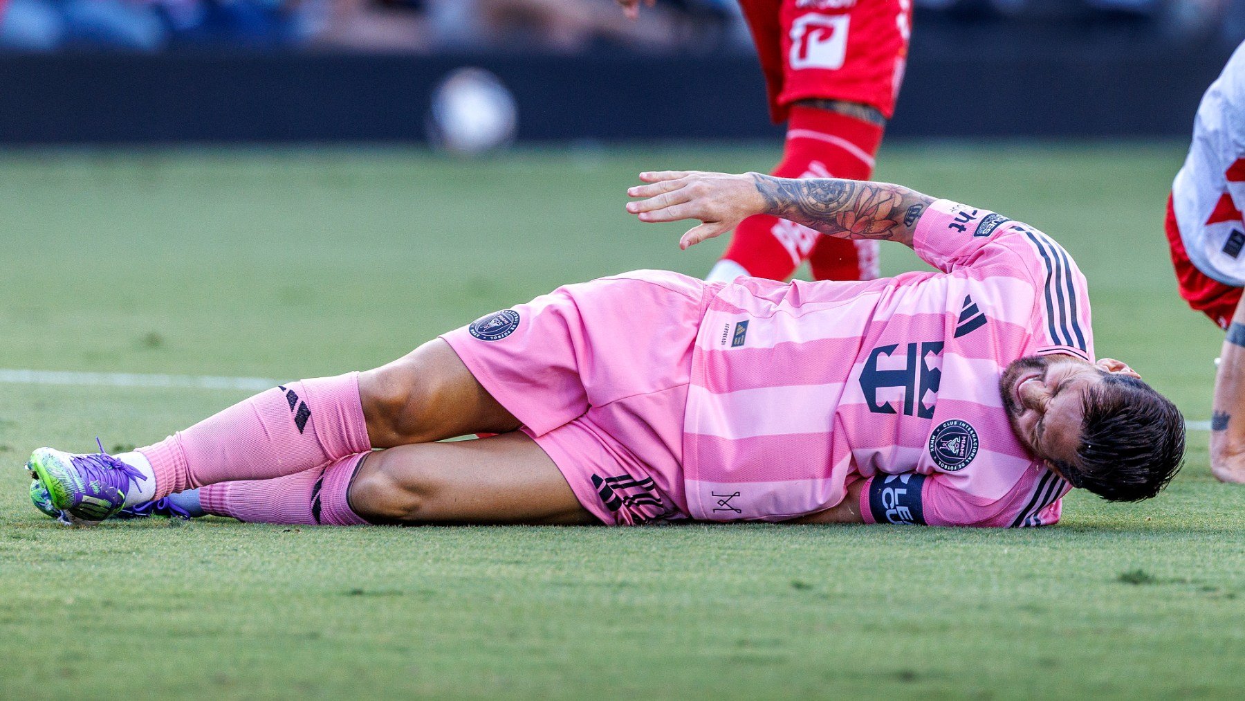 Messi se retira lesionado a los 11 minutos y preocupa al Inter Miami